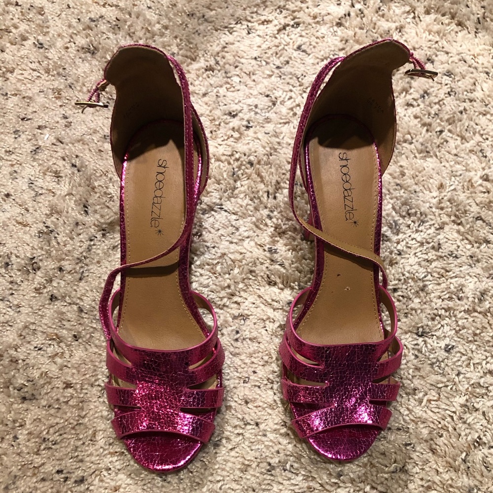 Fuschia metallic heel